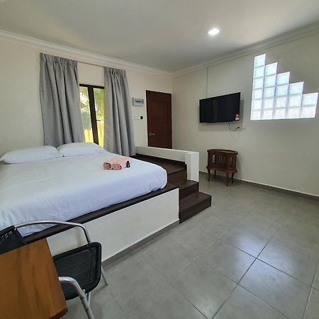 Villa Temila Pasir Puteh Exterior photo