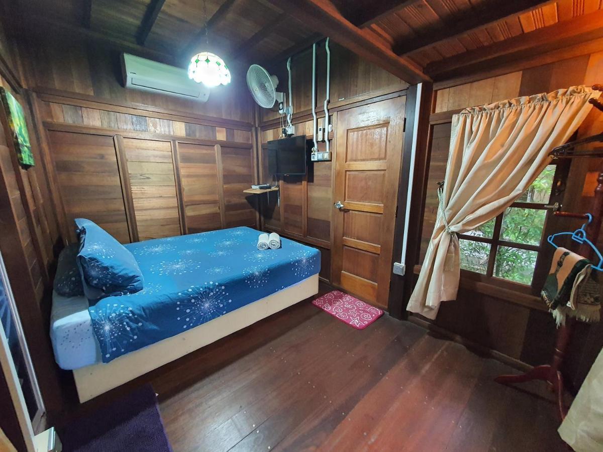 Villa Temila Pasir Puteh Exterior photo