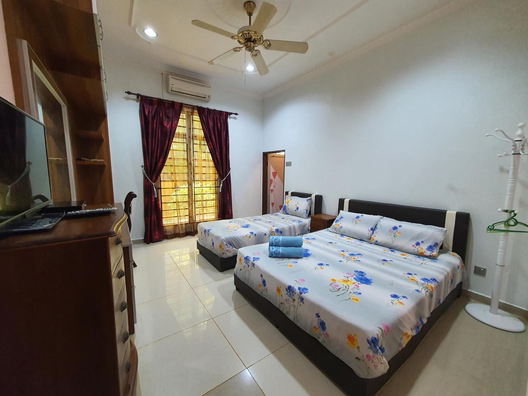 Villa Temila Pasir Puteh Exterior photo